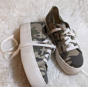 Steve Madden camo platform sneakers